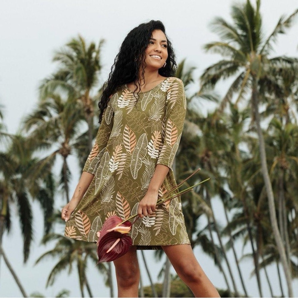 NWT Fighting Eel Dress Tobi in Olive Painted Palms